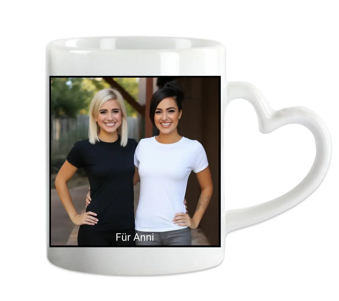 Personalisierte Tasse mit Foto von zwei Freundinnen, Geschenkidee für beste Freunde.