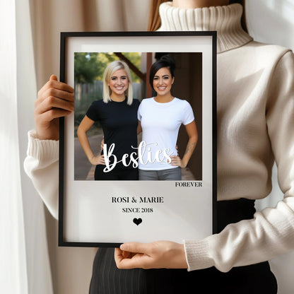 1 (5.7 RATIO) Frau Bild in Händen 3